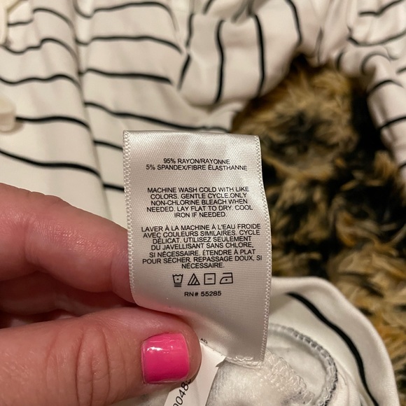 *NWOT* Express White with Black Stripes Sweatshirt - Size M - Picture 3 of 4